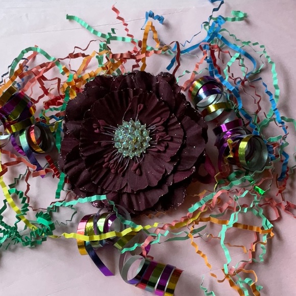 💐 TIEKS BURGUNDY FLOWER 💐 NWOT 💐 - Picture 16 of 16